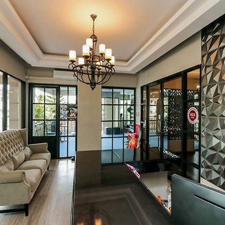 Marisa Residence Bangkok Extérieur photo